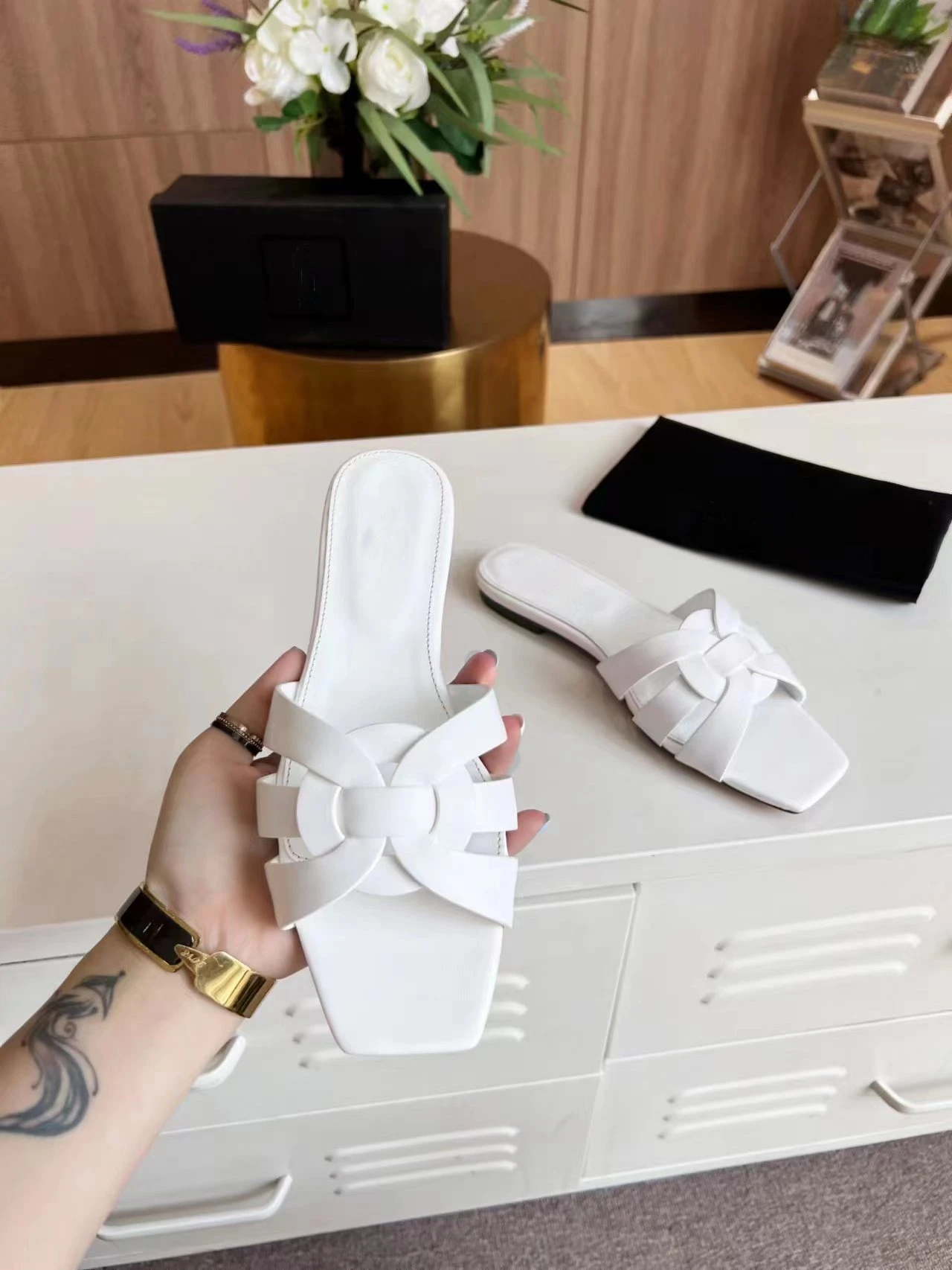 kf-Scc7111443c544649a033c8d60b18c559f